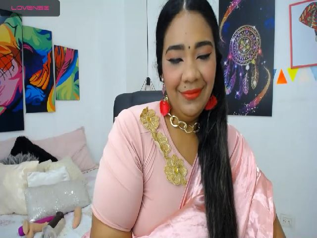 Live sex webcam photo for IndianMama #269033498