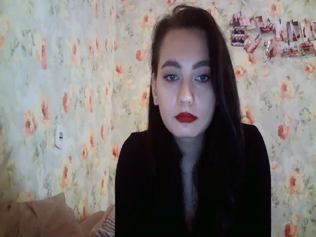 Live sex webcam photo for lolly_hollyy #269033299