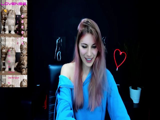 Live sex webcam photo for LiliManchest #269035607