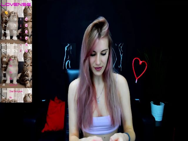 Live sex webcam photo for LiliManchest #269039047