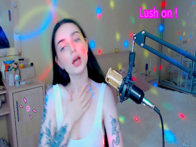 Live sex webcam photo for sunshinebabee #269027575