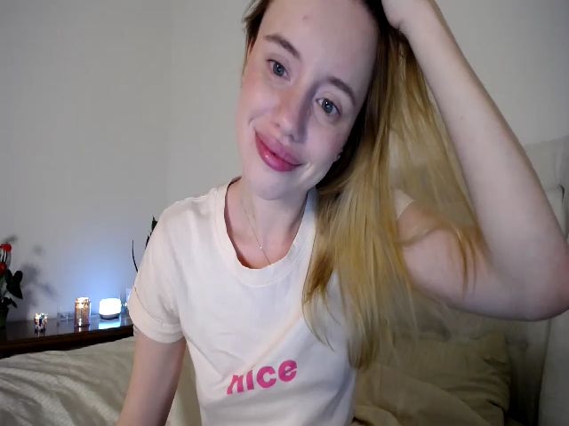 Live sex webcam photo for Alena29 #269041039