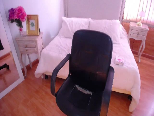 Live sex webcam photo for zamy_buhler #269036510