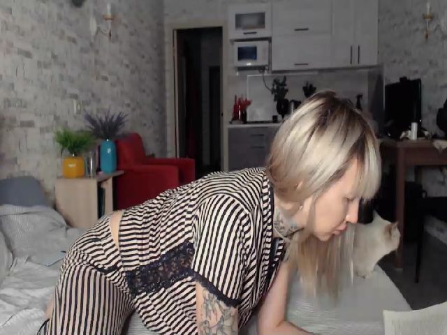 Live sex webcam photo for sexy_succubs #269039568