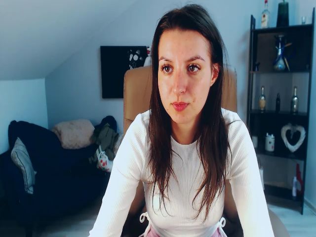 Live sex webcam photo for LizzieBrie #269031334