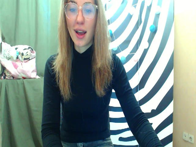 Live sex webcam photo for HeartGirl #269030582