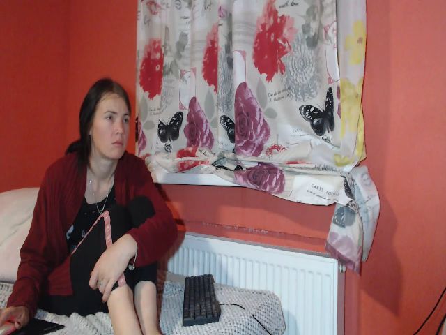 Live sex webcam photo for HOT_JULLYXXX #269038544