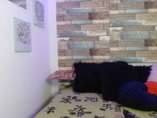 Live sex webcam photo for milenacambc #269038124