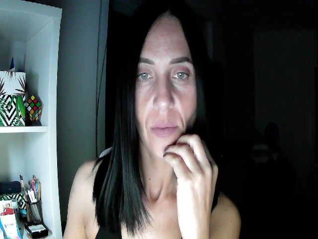 Live sex webcam photo for Beatrice_18 #269041068