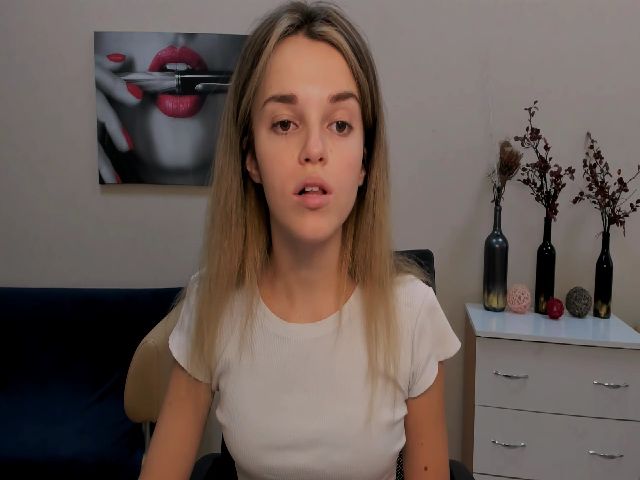 Live sex webcam photo for LoreinKis #269031011