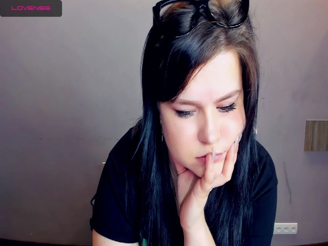 Live sex webcam photo for Sinnarey #269030384