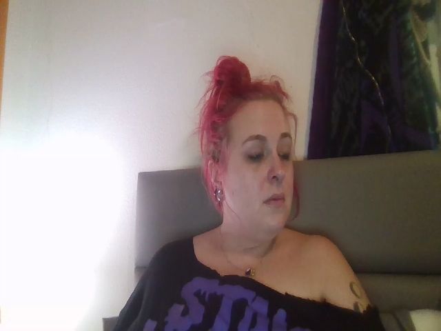 Live sex webcam photo for Weetziebabe #269033892