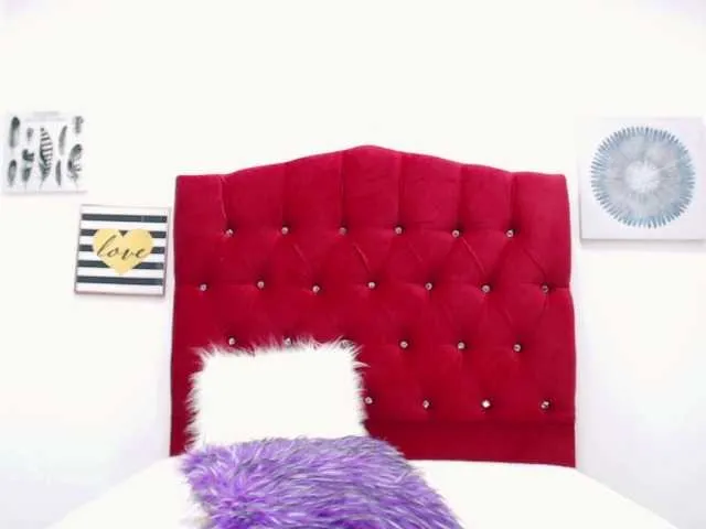 Live sex webcam photo for ViolettMiller #269037193