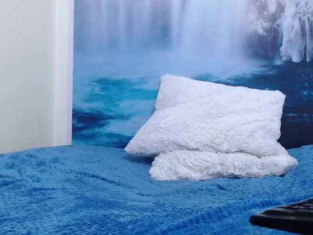 Live sex webcam photo for moonn-26 #269032470