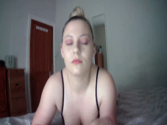 Live sex webcam photo for BustyElla98 #269034034