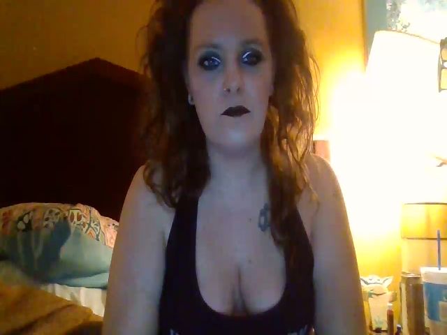 Live sex webcam photo for Binky18 #269030523