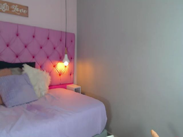 Live sex webcam photo for Sophi_leone #269024543