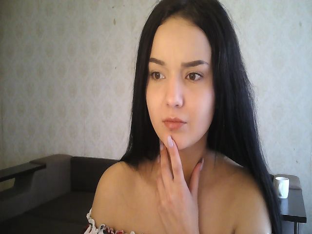 Live sex webcam photo for Monalisss #269028470