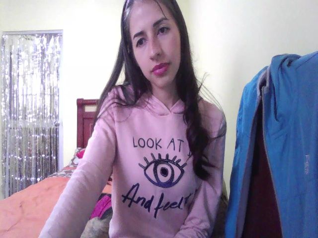 Live sex webcam photo for michu_20 #269041323