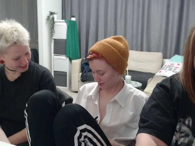 Live sex webcam photo for BugaGirls #269042501