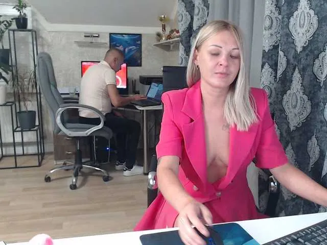Live sex webcam photo for -VALERRI- #269058972