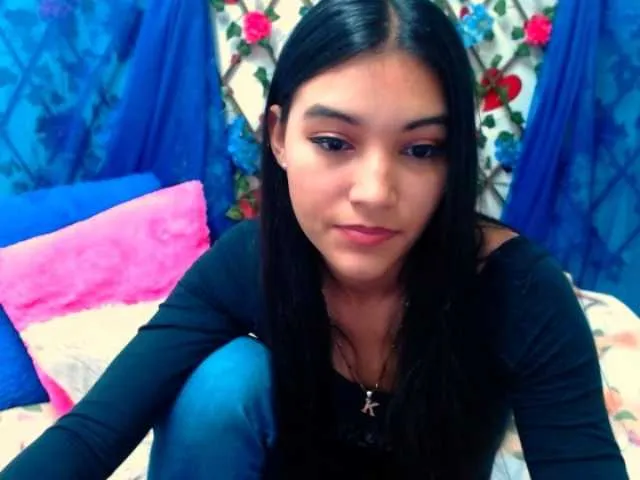 Live sex webcam photo for vikyroxe #269048523