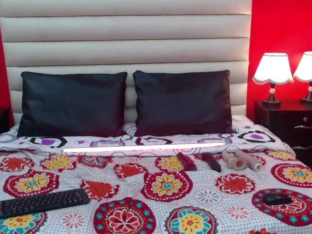 Live sex webcam photo for samantaafox #269053076