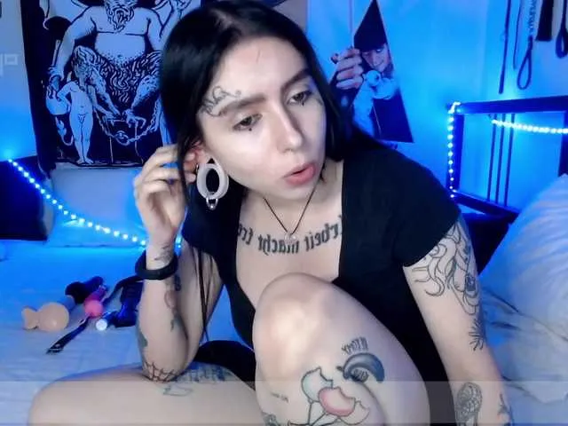 Live sex webcam photo for Clitbait #269043515