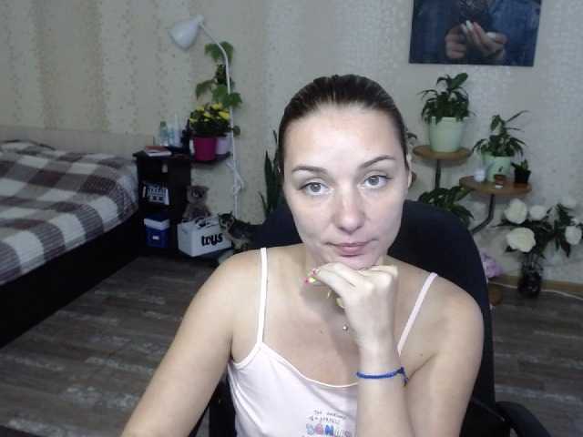 Live sex webcam photo for EmilyWild18 #269047940