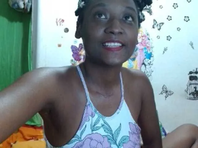 Live sex webcam photo for AndreaTuve #269043880