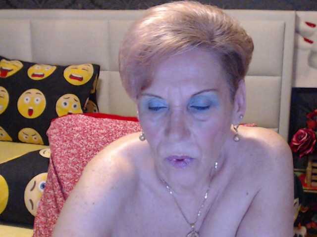 Live sex webcam photo for ANGELGRANNY #269057841