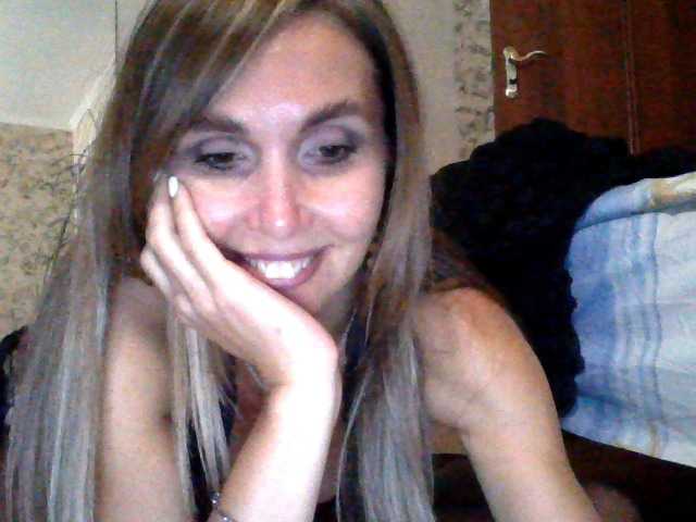 Live sex webcam photo for Aurora108 #288002779