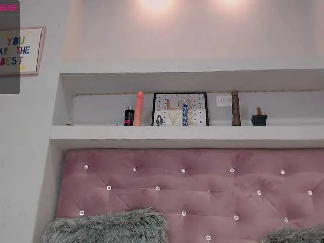 Live sex webcam photo for Agatha-69 #269052671