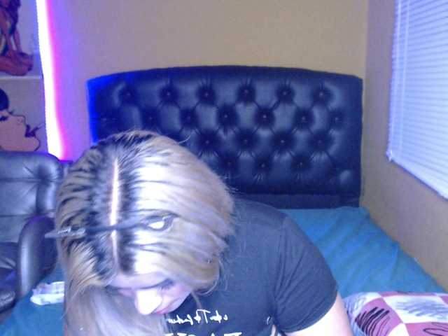 Live sex webcam photo for WONDERCOUPLEE #269042767