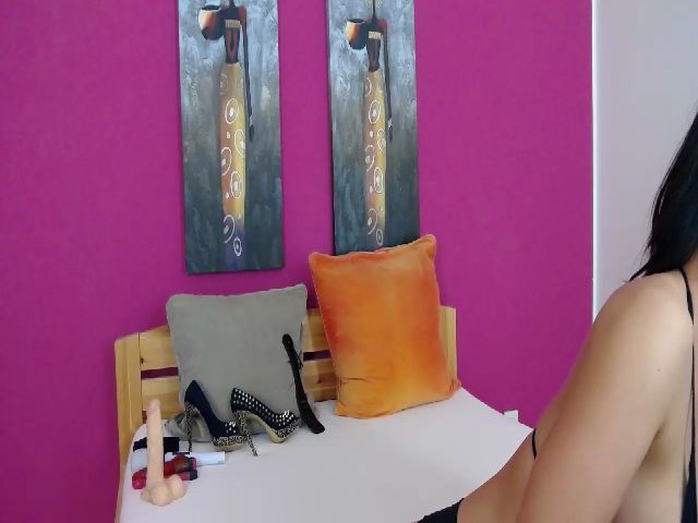 Live sex webcam photo for BustyxxHelen #269046221