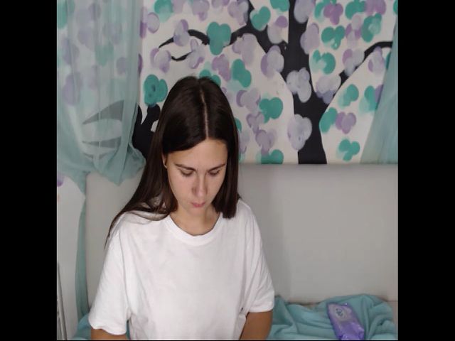 Live sex webcam photo for LittleWildOne #269049026