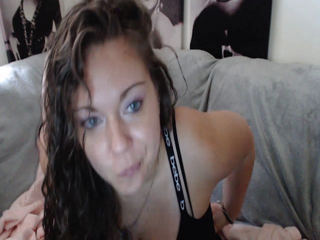 Live sex webcam photo for Kylie_Mcfly #269059422