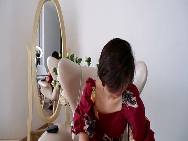 Live sex webcam photo for Anne_boleyn_ #269059458