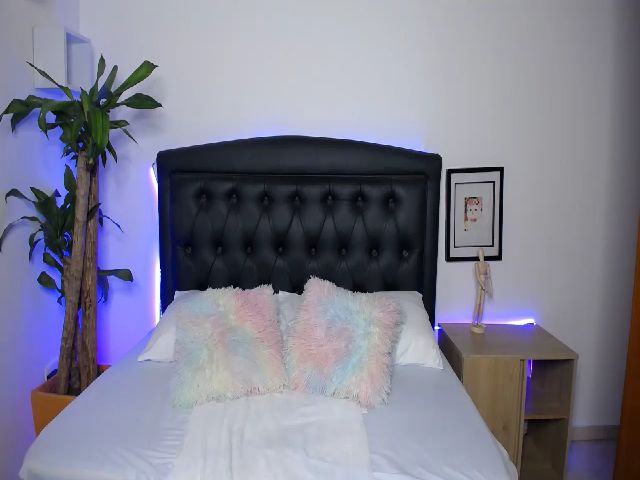 Live sex webcam photo for Mairerf #269054970