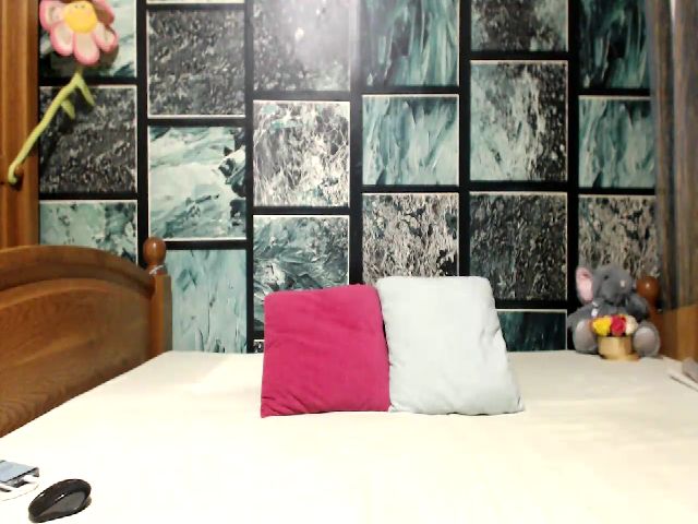 Live sex webcam photo for CuteElsa #269061309