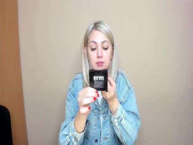 Live sex webcam photo for SarahSmiths #269059634