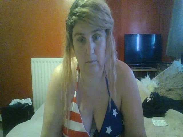 Live sex webcam photo for YUMMYMUMMY39 #269050082