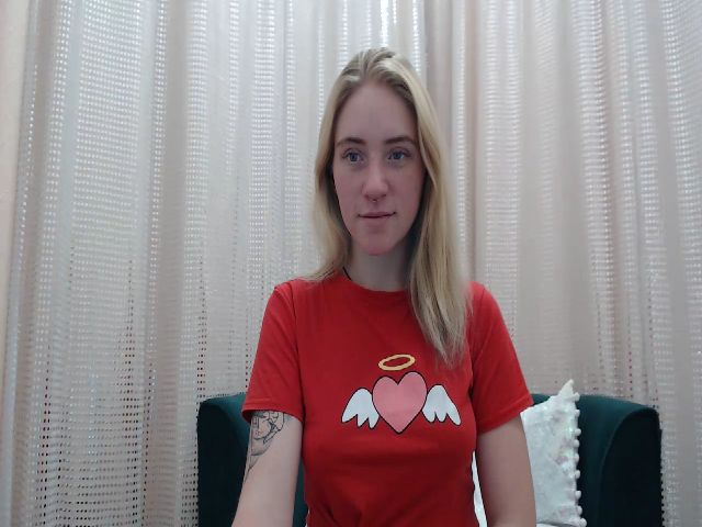 Live sex webcam photo for RedBerryy #269046449