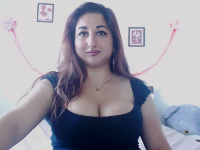 Live sex webcam photo for KinkyMyax #269047169