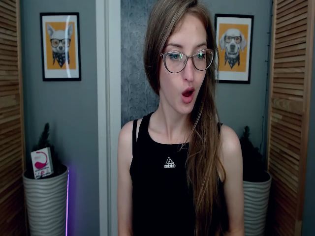 Live sex webcam photo for JennyLovelyS #269049669