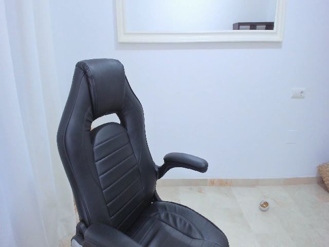 Live sex webcam photo for LivM_ #269047215