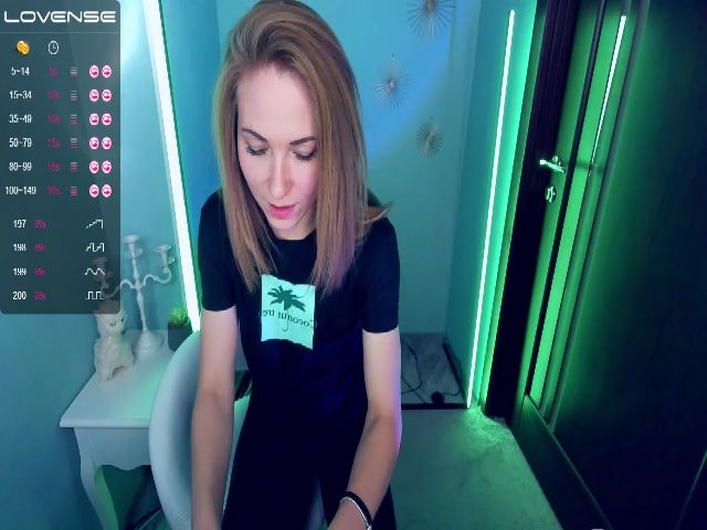 Live sex webcam photo for LilFluffyDuck #269049452