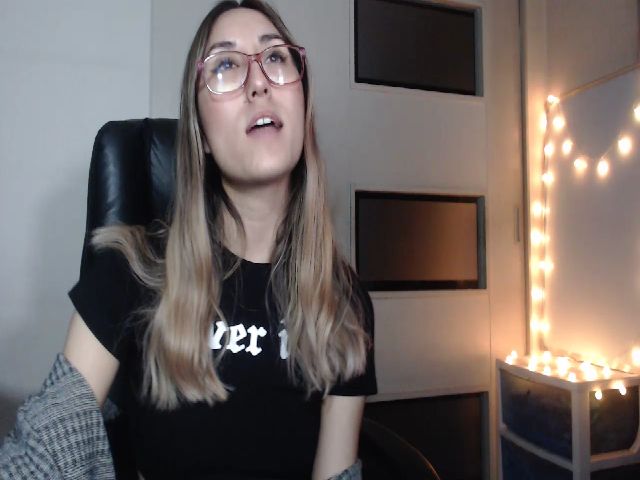 Live sex webcam photo for Ninimoon #269049781