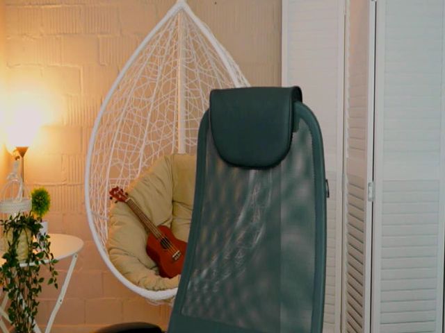 Live sex webcam photo for GloriaElmers #269057123