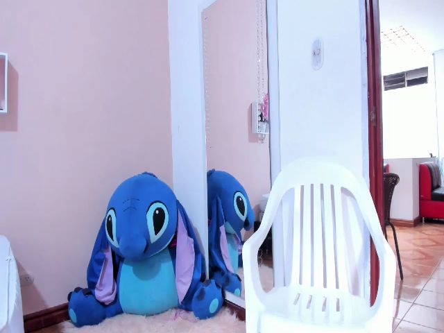 Live sex webcam photo for ZOE_CAT #269053879